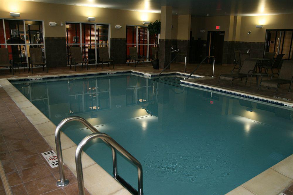 Hampton Inn&suites Detroit/airport