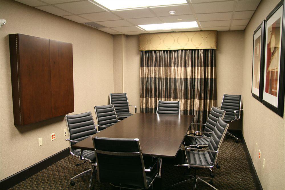 Hotel Hampton & Detroit/airport 3*
