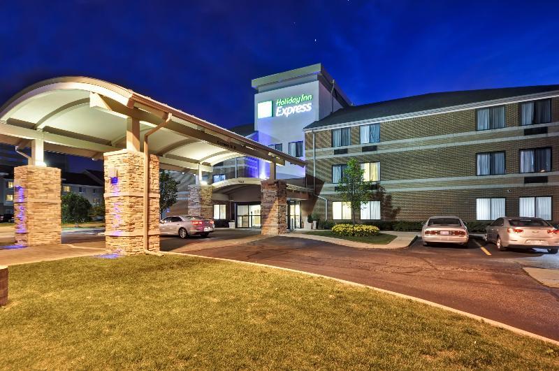 Hotel Hampton & Detroit/airport 3*