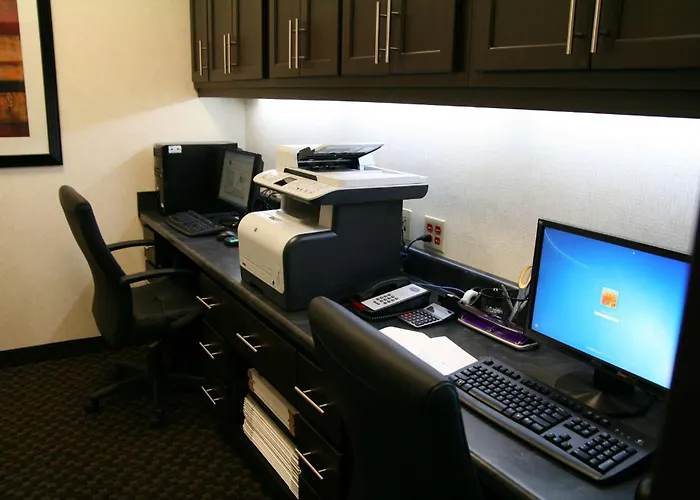 Hampton Inn and Suites Detroit/Airport-Romulus